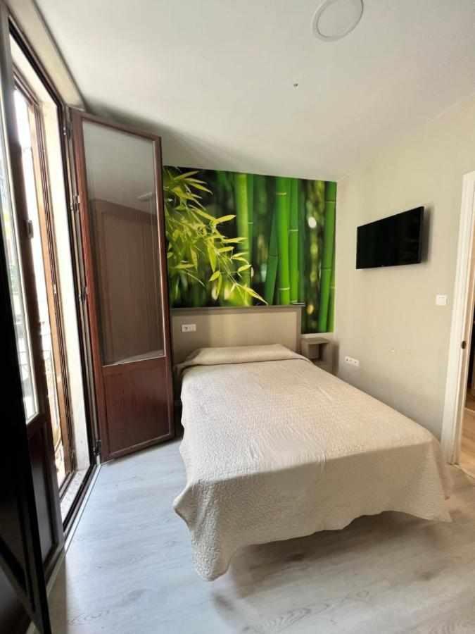 Hostal Viena Plaza Nueva Granada Buitenkant foto