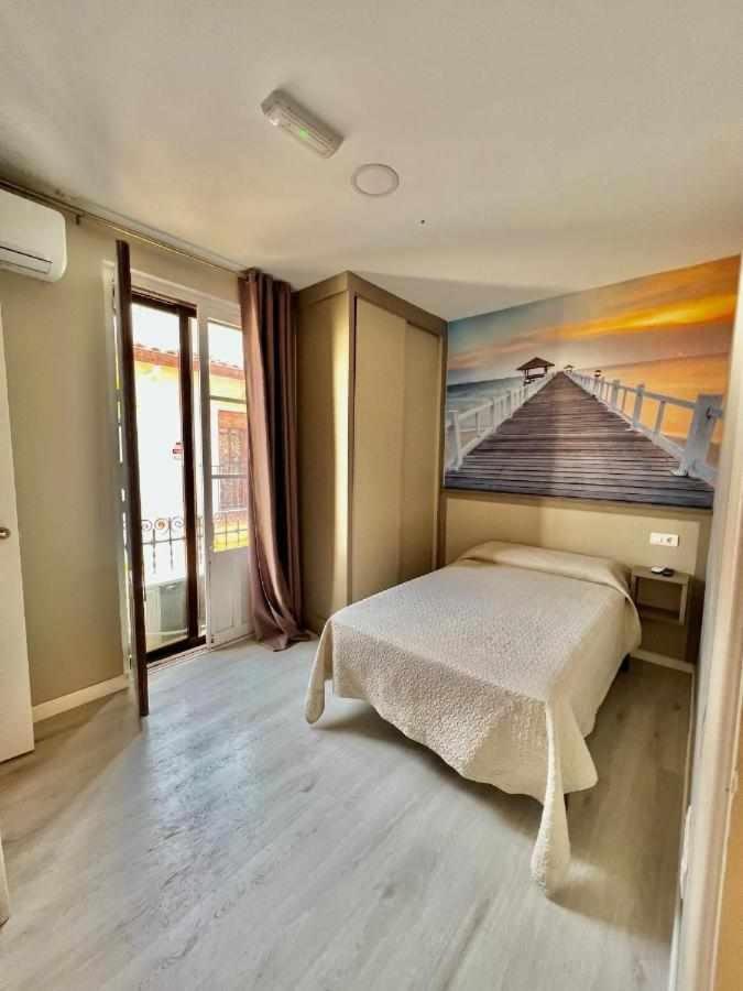 Hostal Viena Plaza Nueva Granada Buitenkant foto